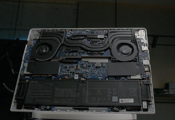 AMD銳龍AI 9領(lǐng)銜，2.5K 165Hz電競屏加持 華碩天選Air全線拉滿的次世代游戲本